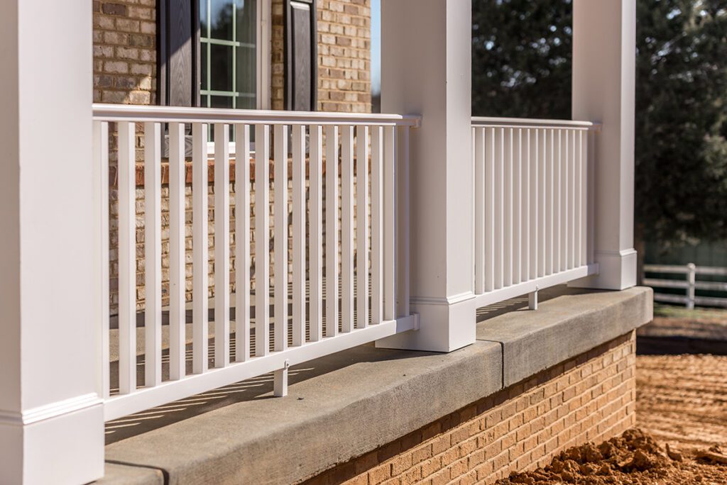 aluminum railings vs vinyl railings