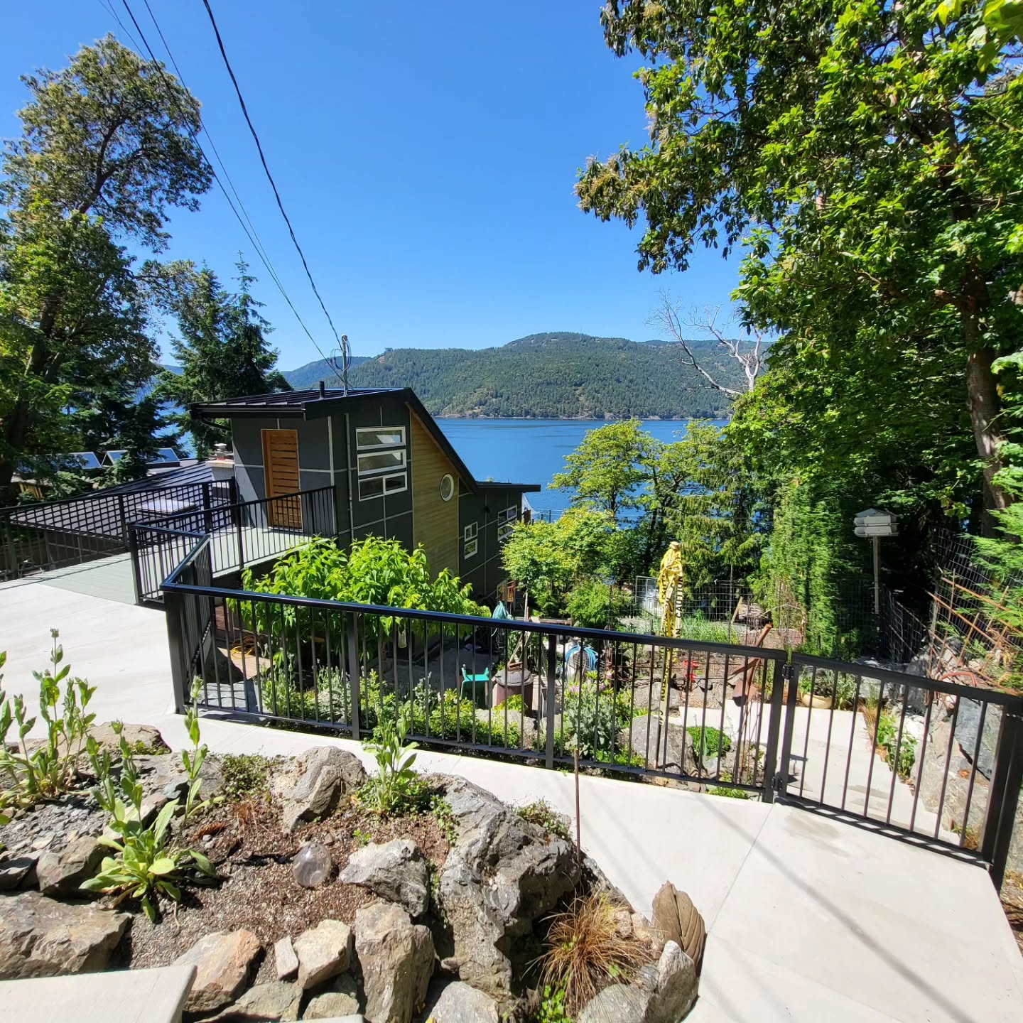 aluminum deck railings to code