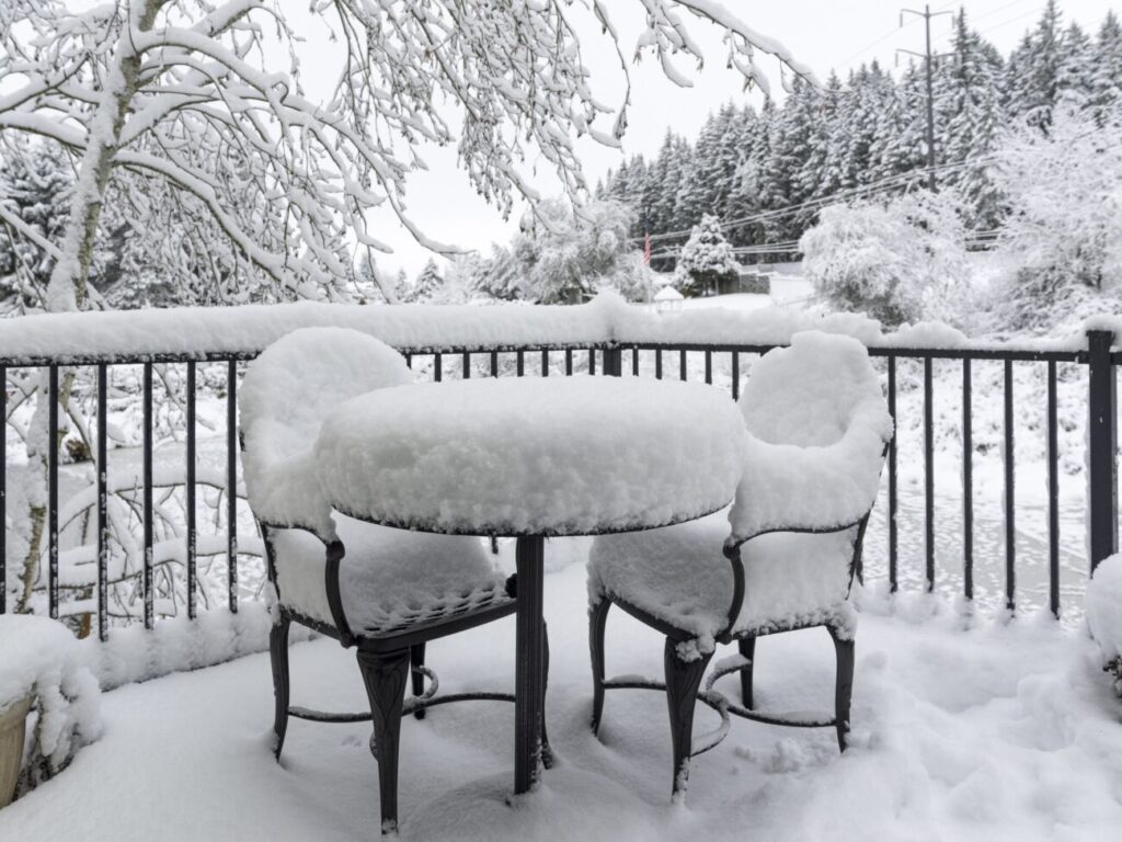 aluminum railings in winter